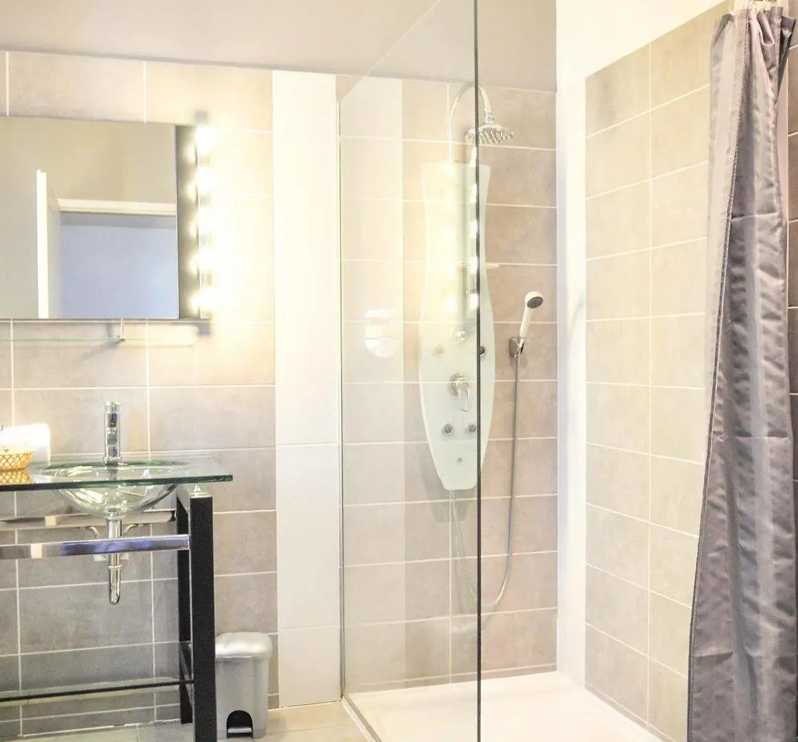 Le Chateau D'Orleix Guest house